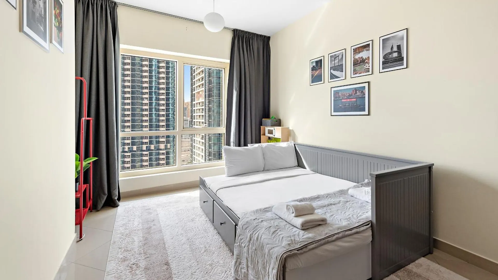 Vayk - Warm And Welcoming 2 Bd In Jlt Apartment Dubai United Arab Emirates